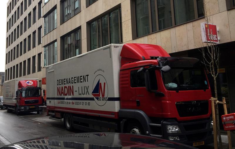 Camions Nadin rouges - Transporteur pour déménagement