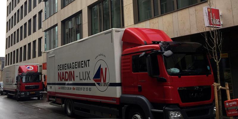 Camions Nadin rouges - Transporteur pour déménagement